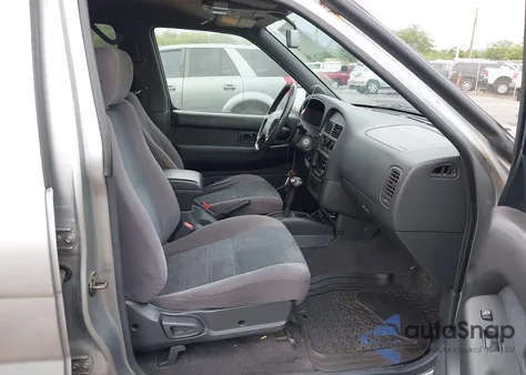 2000 Nissan Pathfinder Le/Se/Xe z USA, uszkodzony, nr VIN JN8AR07S8YW435539